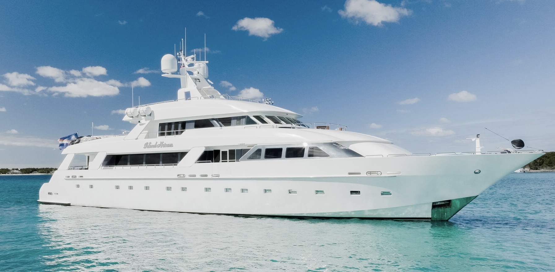 Special Offer: Charter the Exquisite ISLAND HEIRESS - An Unforgettable Bahamas Getaway