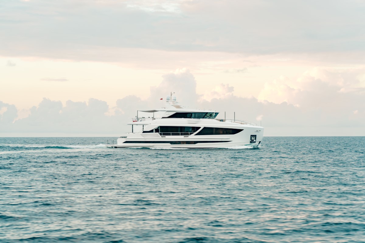 Experience Luxury aboard Horizon Yacht AQUA LIFE: Unforgettable Bahamas Adventure Exclusively with Yacht Cloud