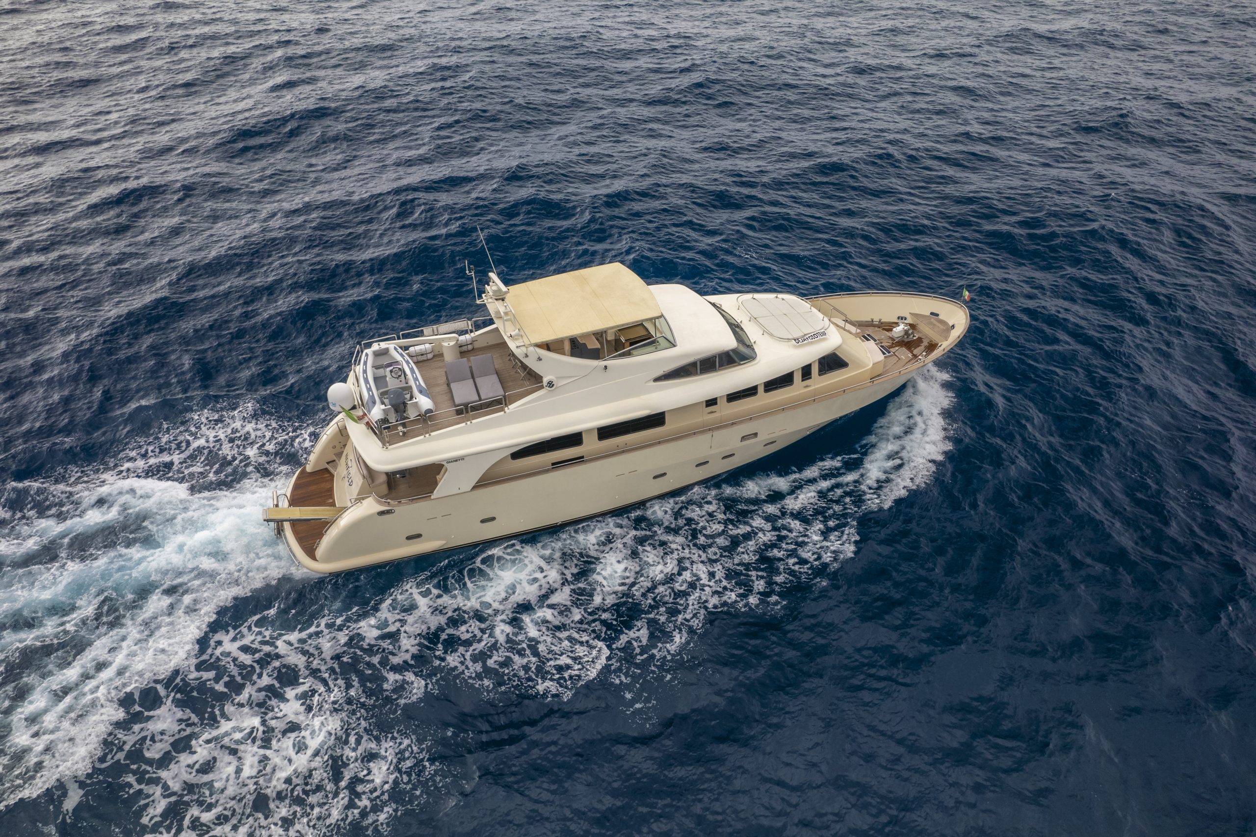 Experience Italy Aboard Yacht Cloud’s Luxurious Gianetti 85 'NewField'