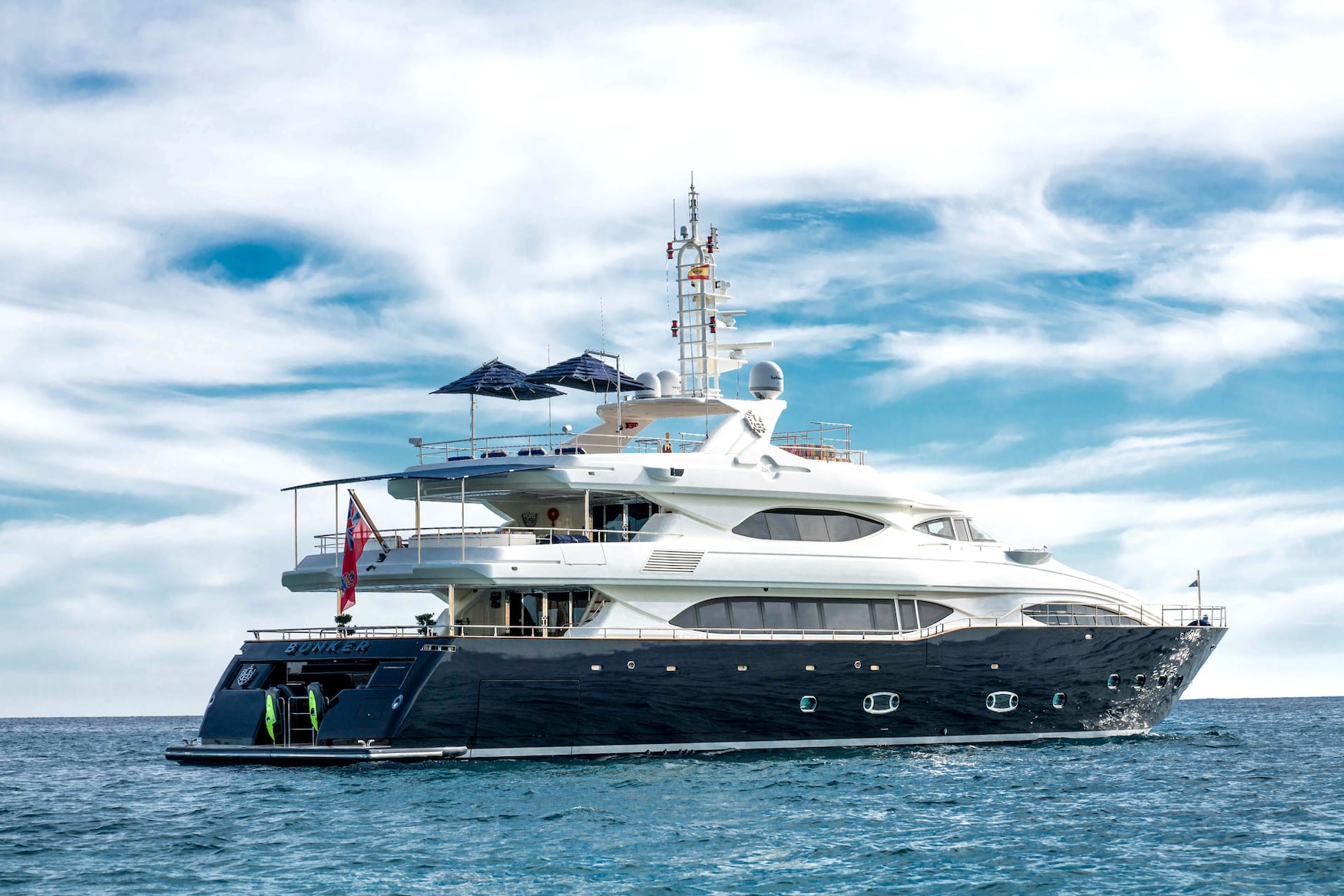 M/Y BUNKER: Now Available for Charter in Greece | Luxury Yachting After a Stunning Refit