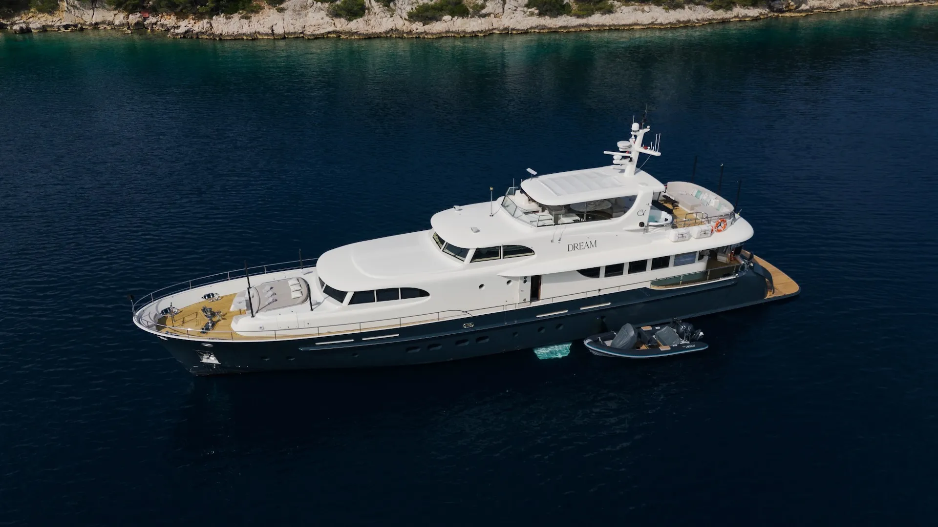 Explore the Beauty of Croatia Aboard Cyrus 33 Dream