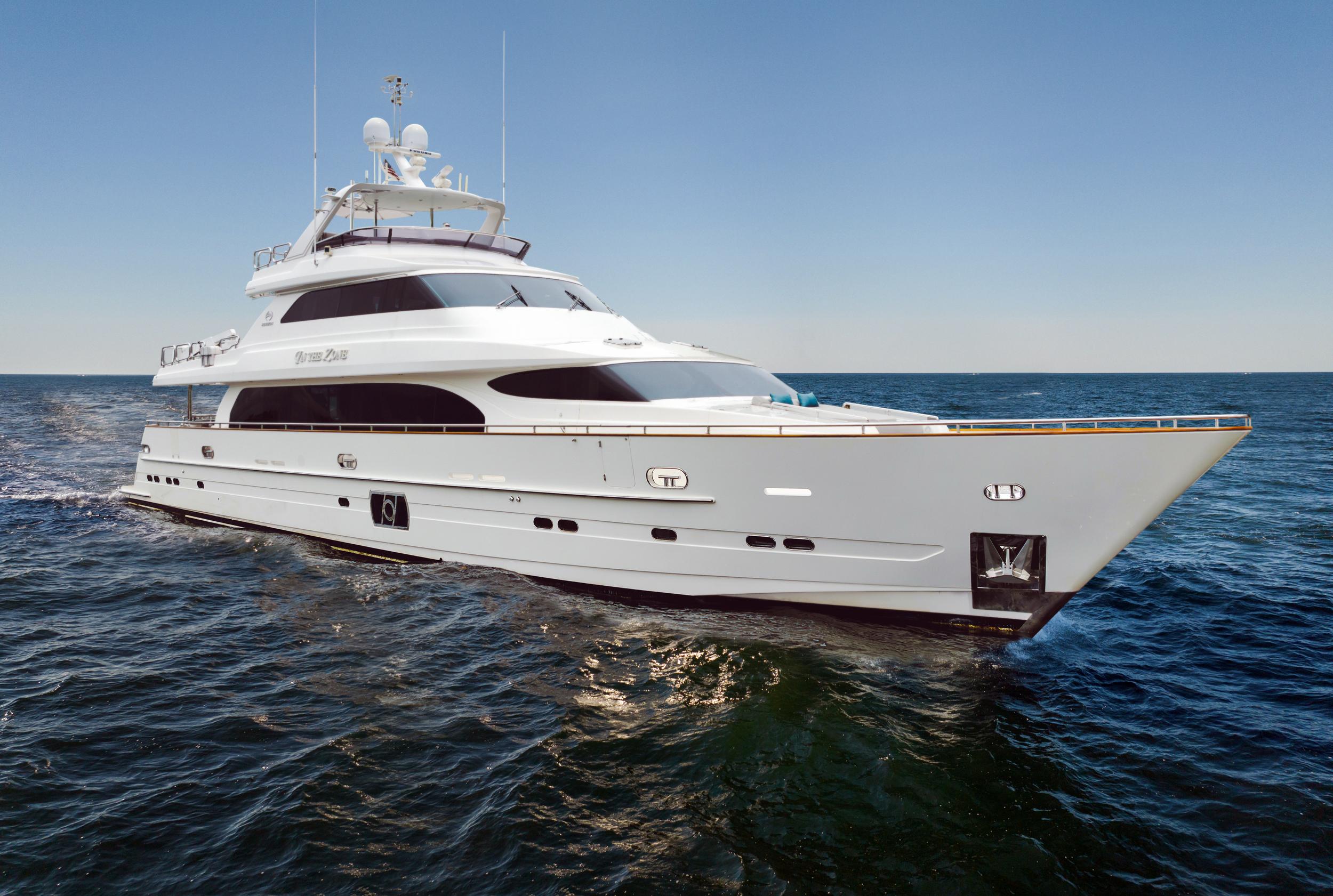 IN THE ZONE: Post-Refit Yacht in the Bahamas