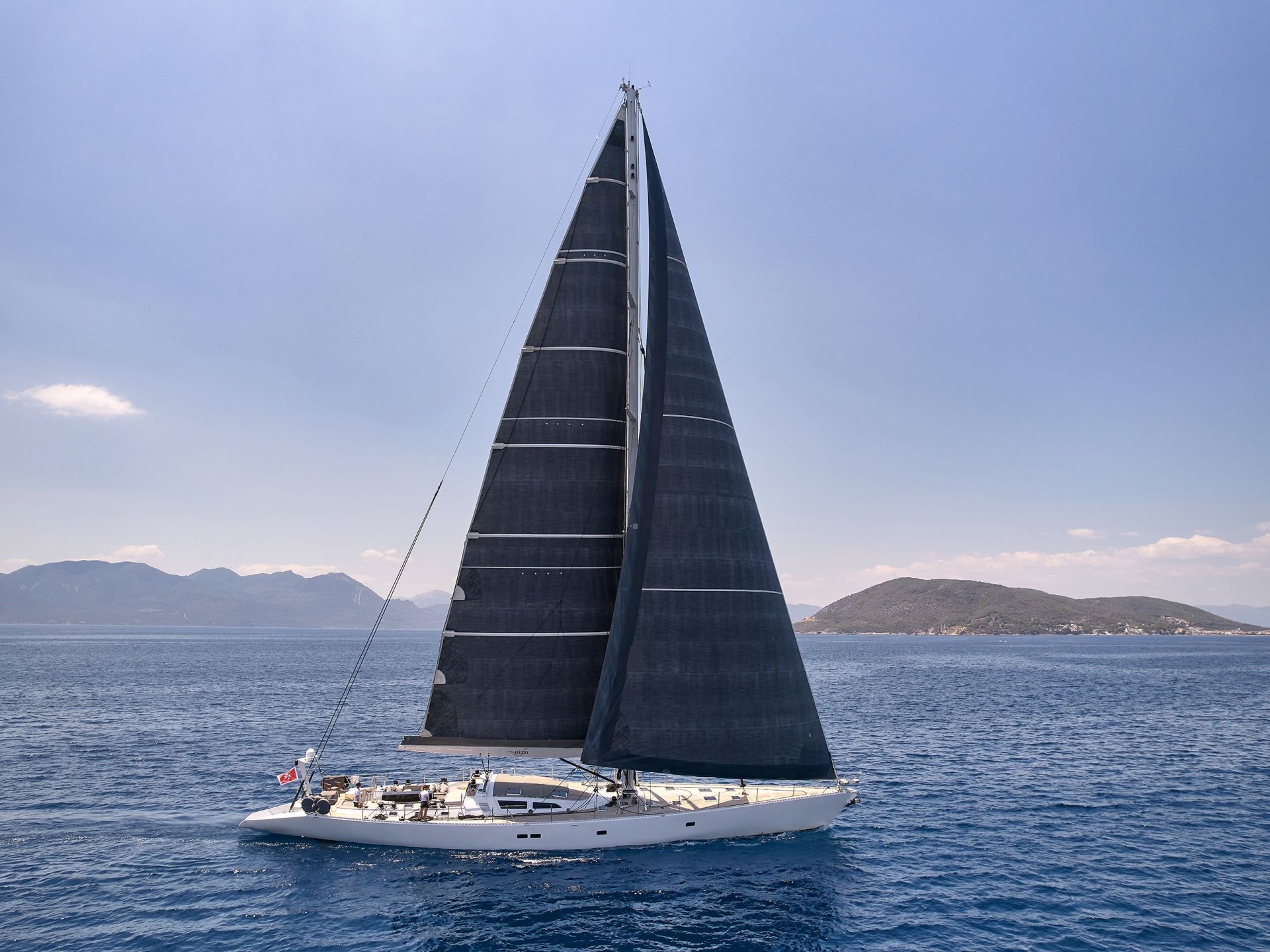 S/Y Aizu from Santorini in 2026