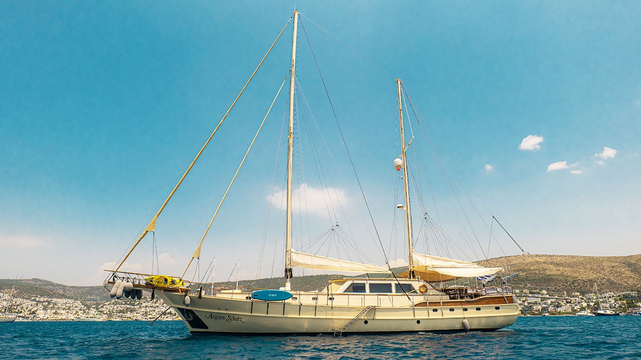 Last Minute Offers: 15% discount on Luxury Motor Sailer Aegean Schatz 