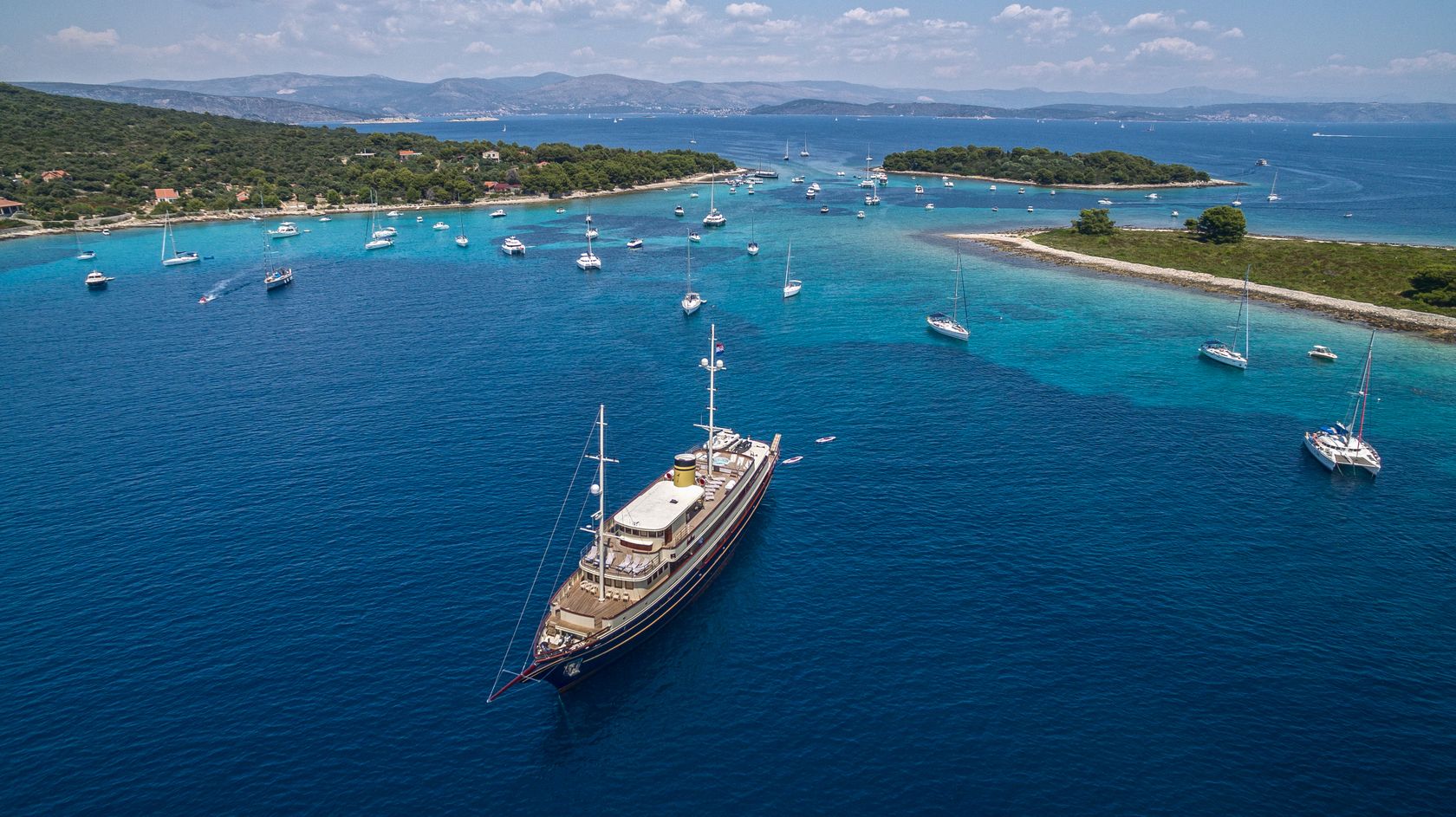 Experience Ultimate Luxury with MY Casablanca: Croatia’s Premier Yacht Charter