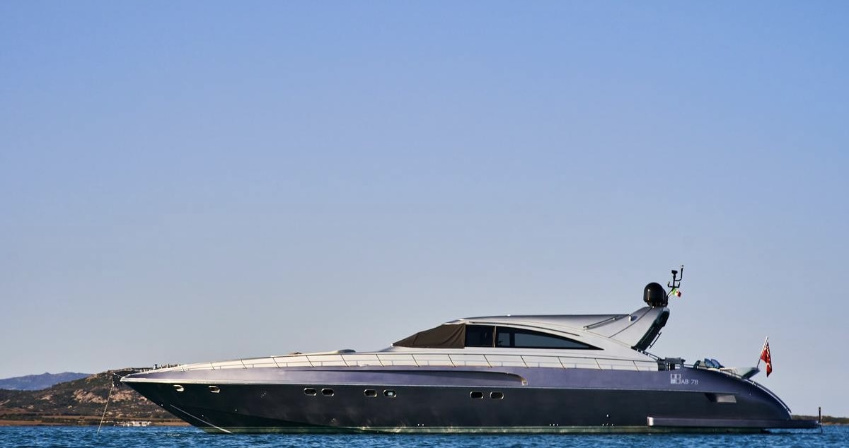 Experience the Thrill of M/Y Tayyarah: Luxurious Charter with a 10% Discount, Max Speed of 43 Knots!