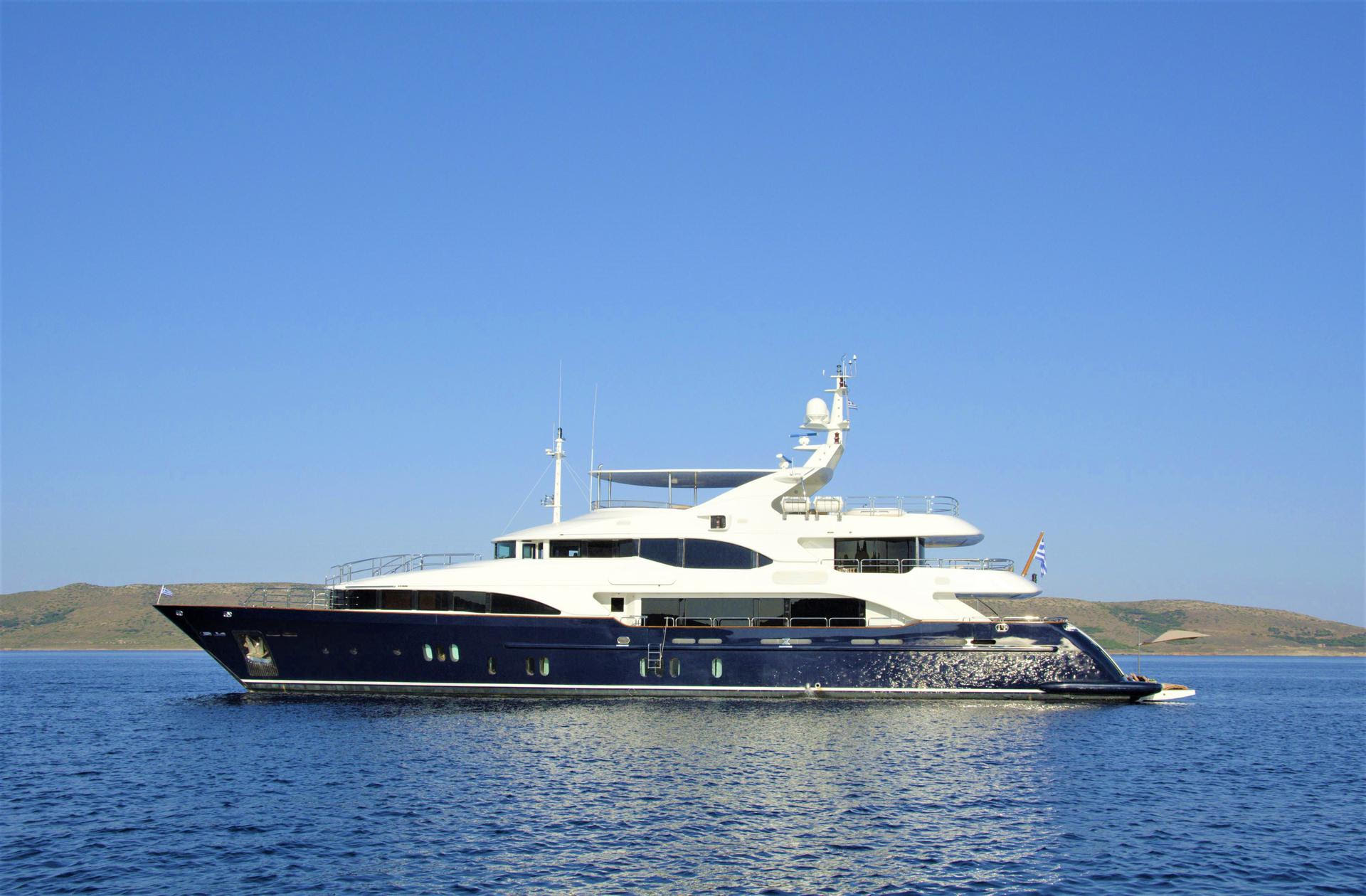 Impressive 15% Off GRANDE AMORE Yacht Charters in June | Benetti Vision 145 | Exclusive Beach Club & 6 Cabins