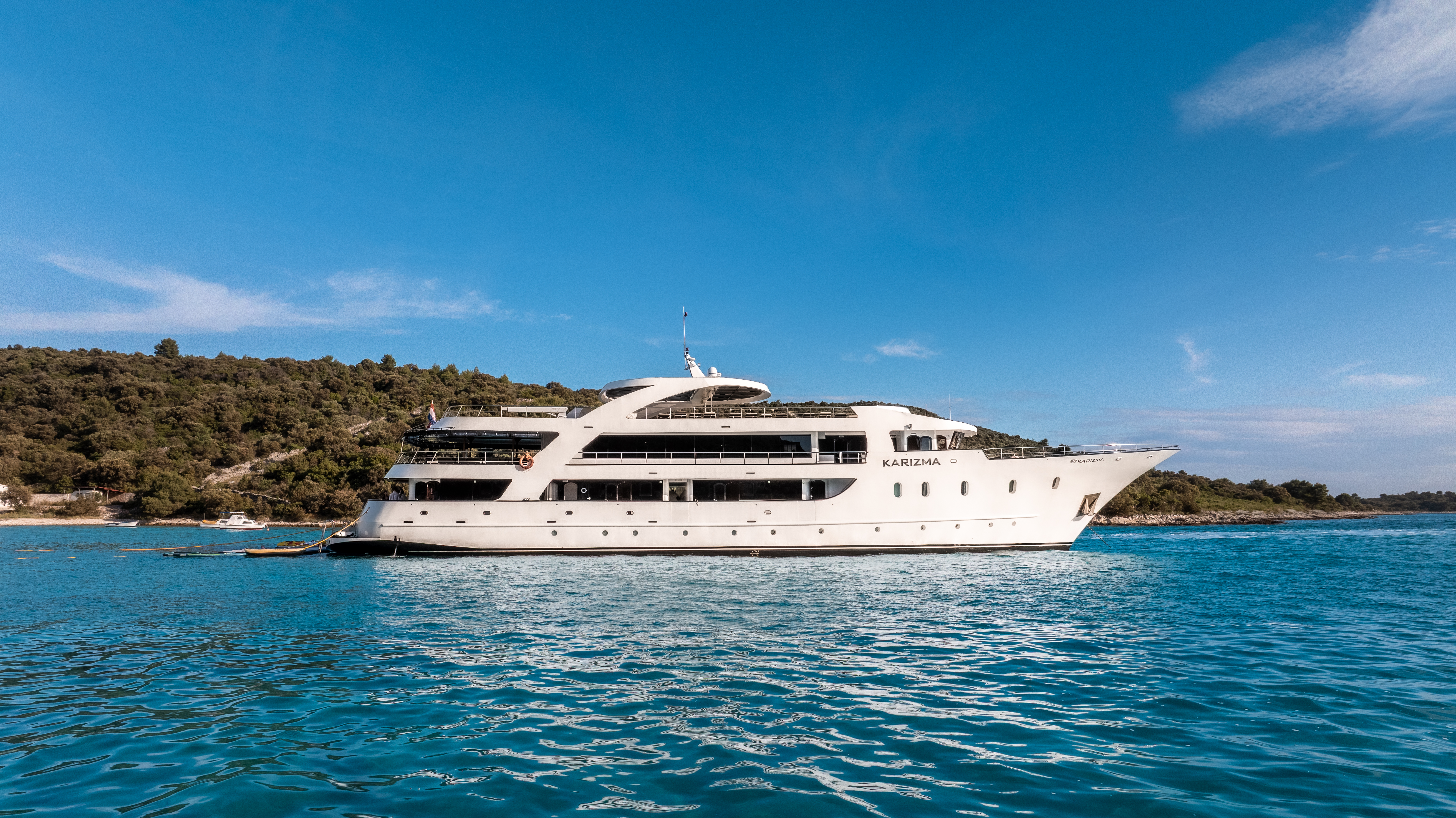 KARIZMA: Luxury Yacht Charter | Unforgettable Adventures in Croatia