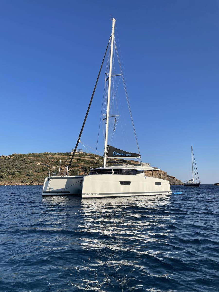 Experience Santorini in Style: 20% Off Fountaine Pajot 47 Aquarella Yacht Charters