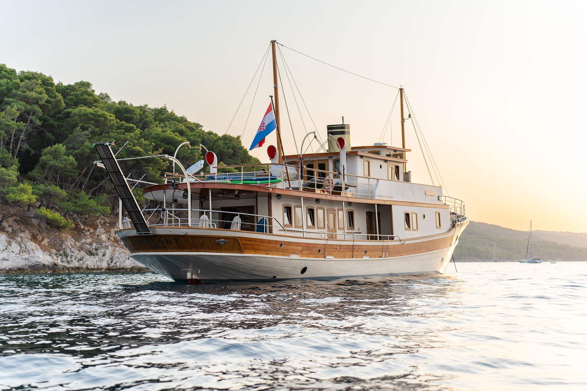 Classic Motor Yacht GALLANT: Luxury on the Adriatic Sea