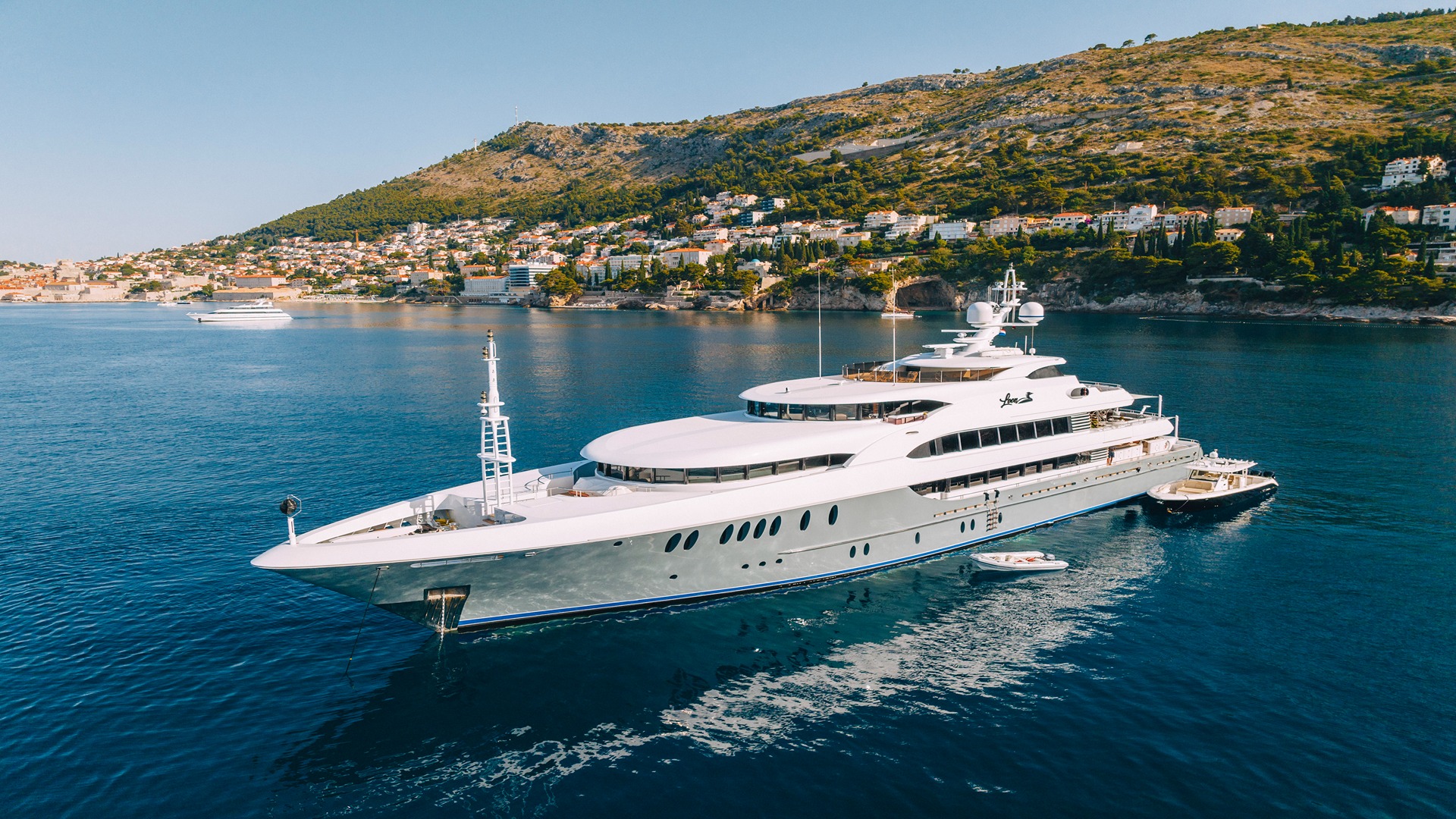 Discover the Caribbean: LADY BETH