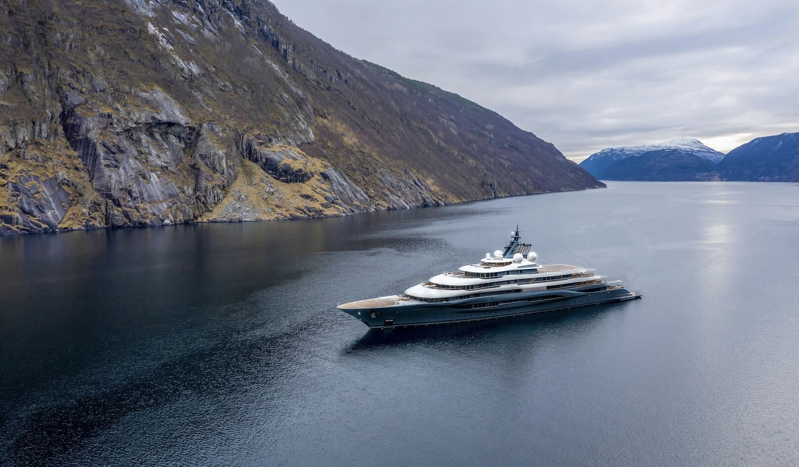 FLYING FOX: Your Spring Charter Adventure in the Indian Ocean