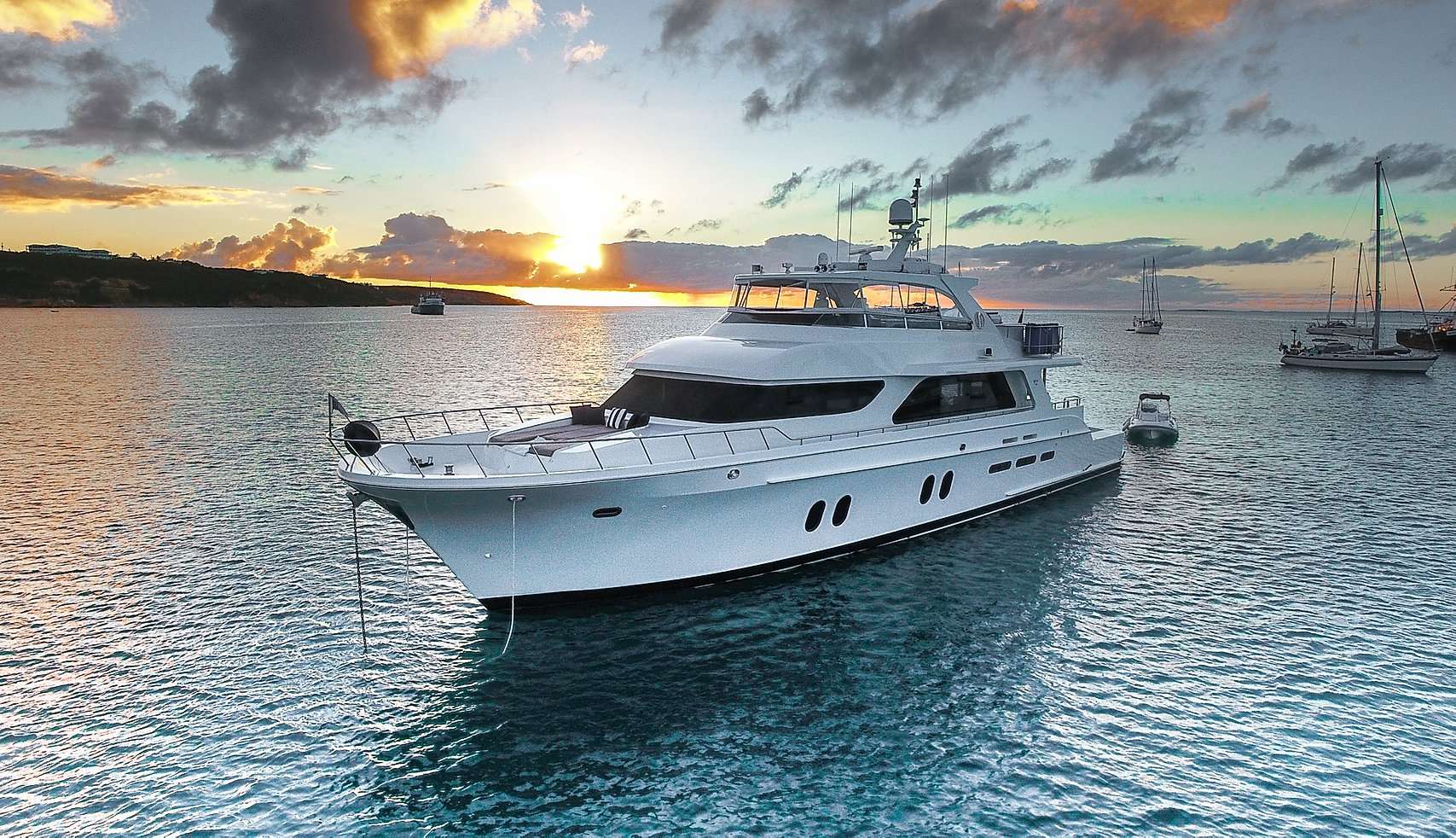 Experience Luxury with 86’ Cheoy Lee Yacht JUS CHILL’N