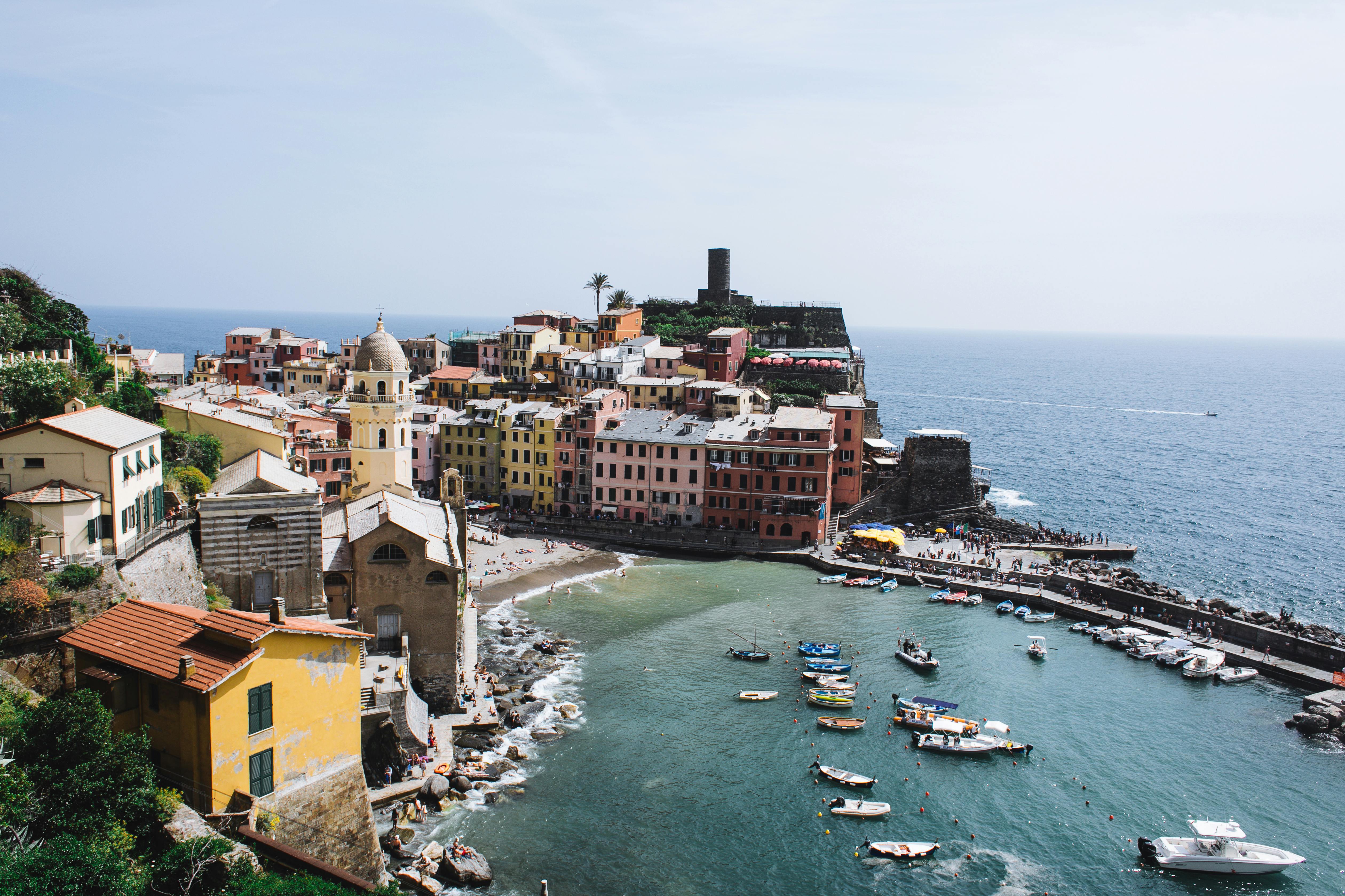 Exploring the Seas: 5 Reasons to Charter a Yacht in Italy