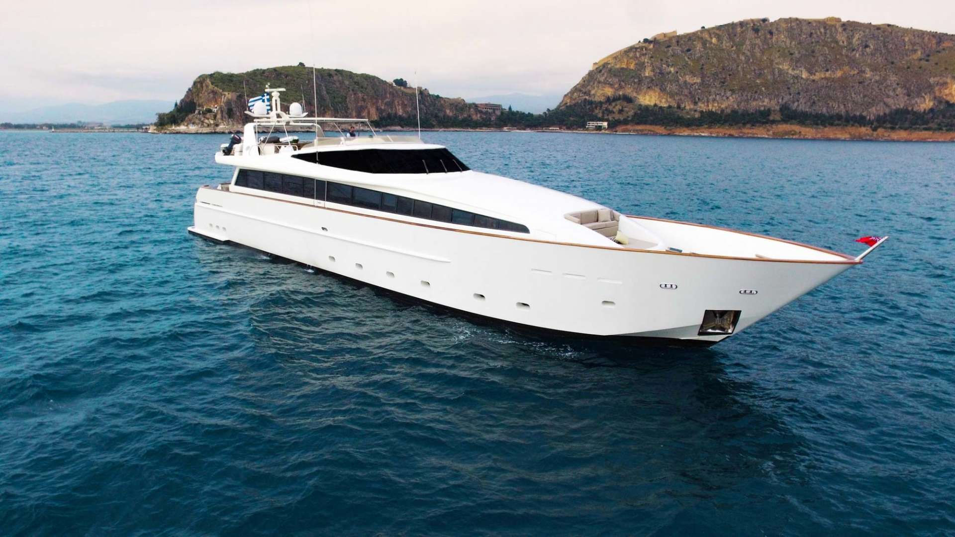 Special Offer: Charter Bespoke Experience Aboard M/Y AQUILA 