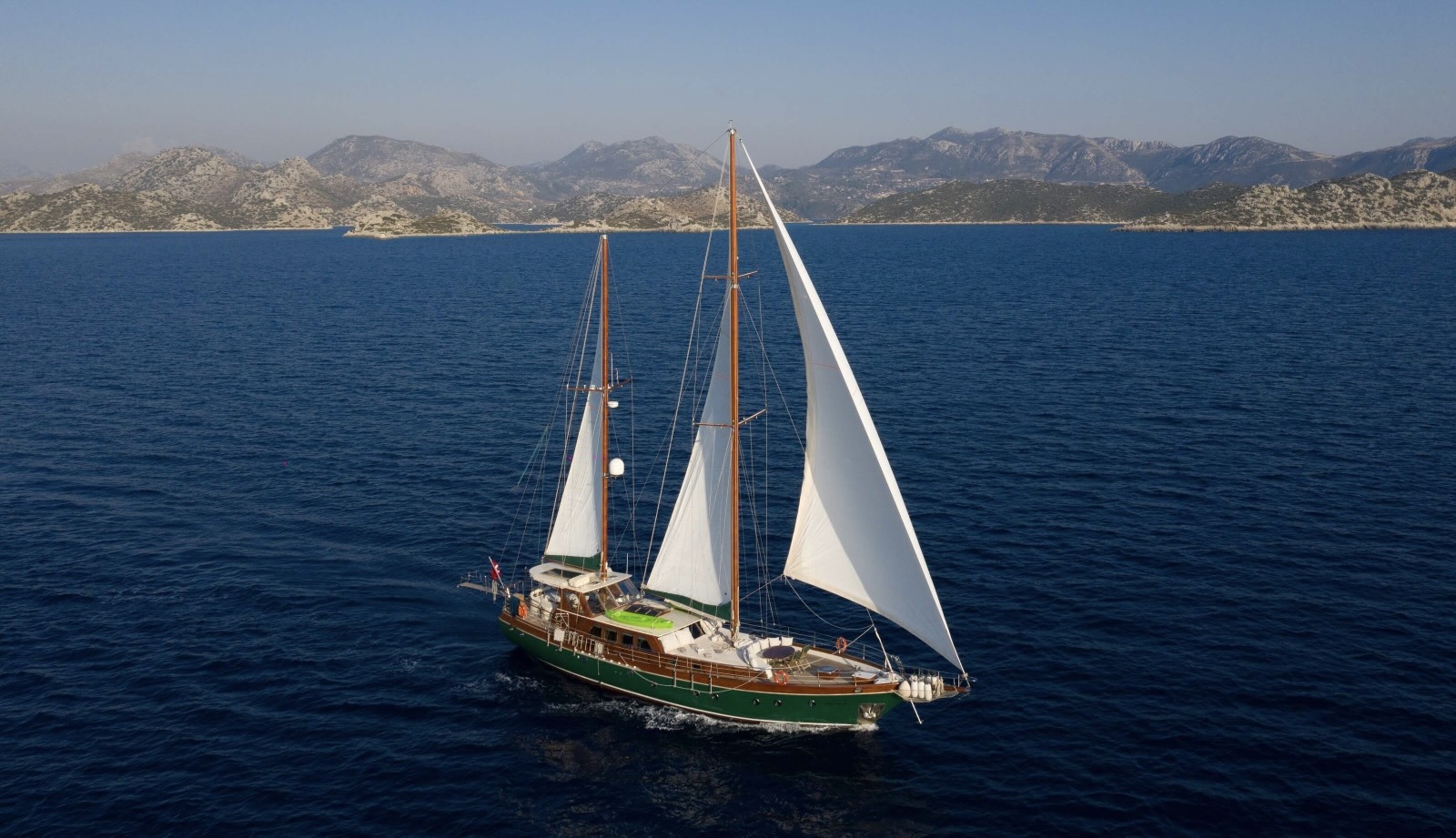 Explore the Greek Islands with LADY FREYA