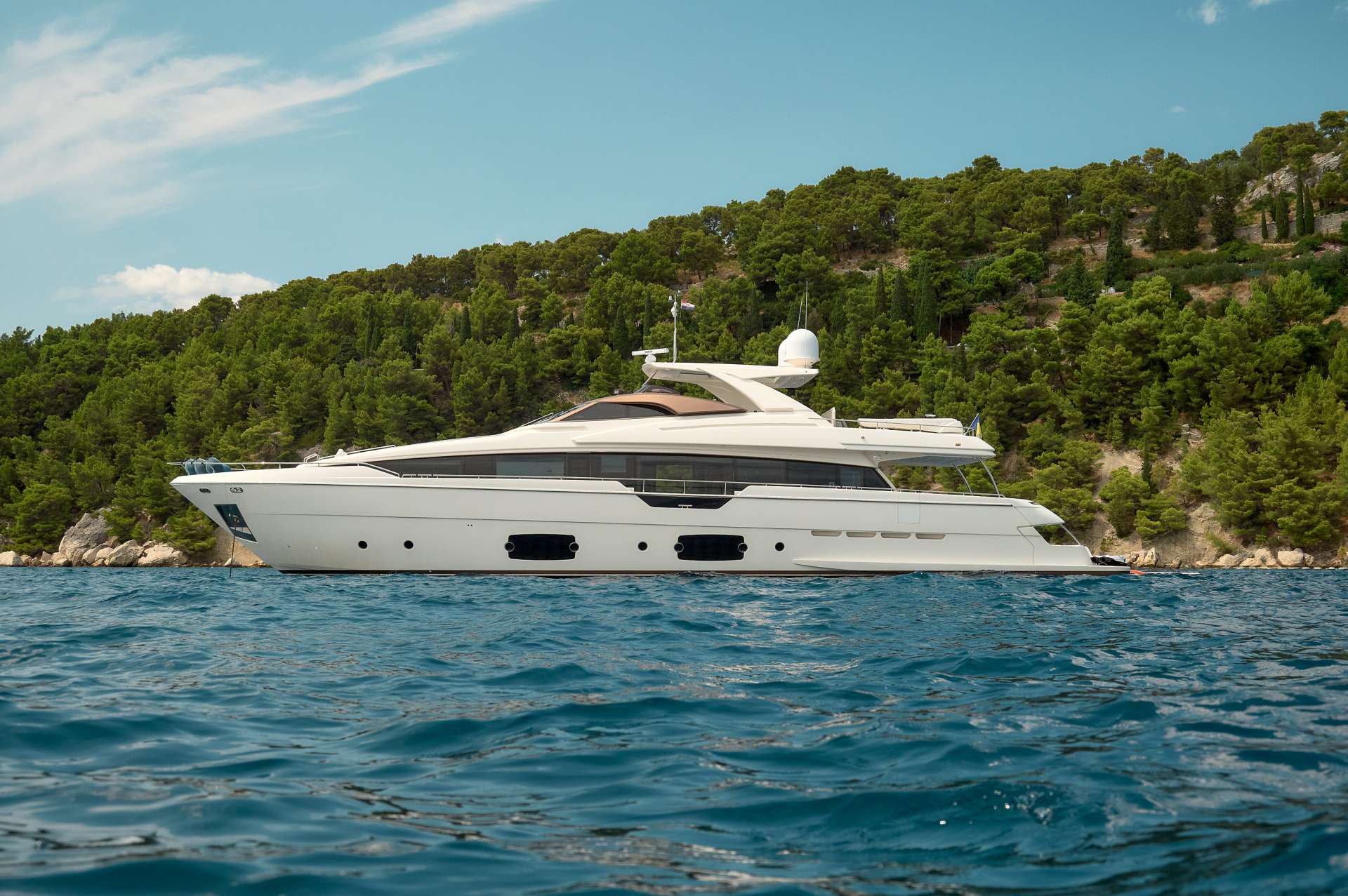 Summer 2025: Book Your Unforgettable Adriatic Journey aboard the Luxurious Ferretti 960 IVA with Exclusive 10% Off