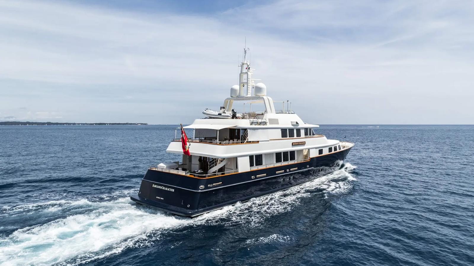 Charter FABULOUS CHARACTER: A Luxury Yacht Vacation Over The Holidays