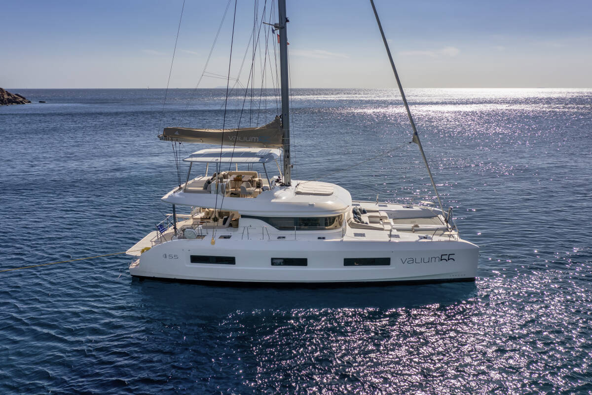 Experience True Freedom with the Luxury VALIUM 55 Catamaran