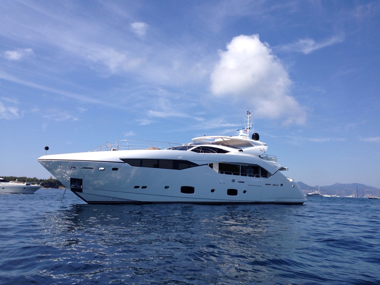 LADY VOLANTIS – A Family Charter in France, Summer 2026