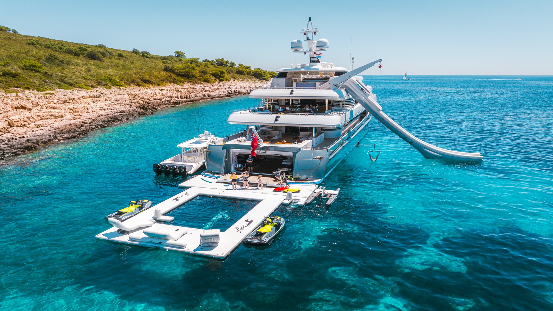 Explore St. Martin Aboard LADY BETH With a $50k Discount