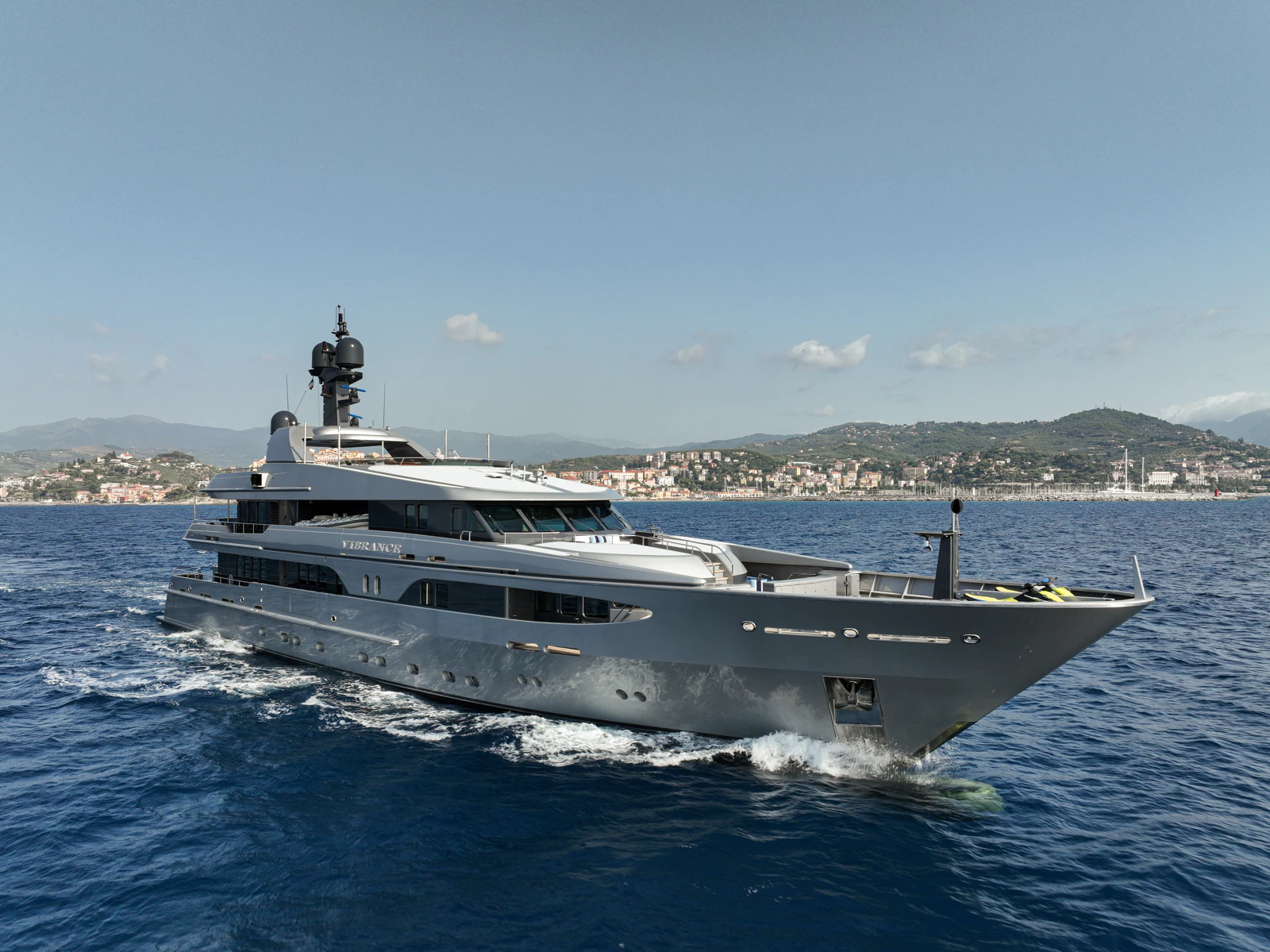 Charter VIBRANCE: A Luxurious Amels Superyacht Adventure in the Bahamas & Caribbean