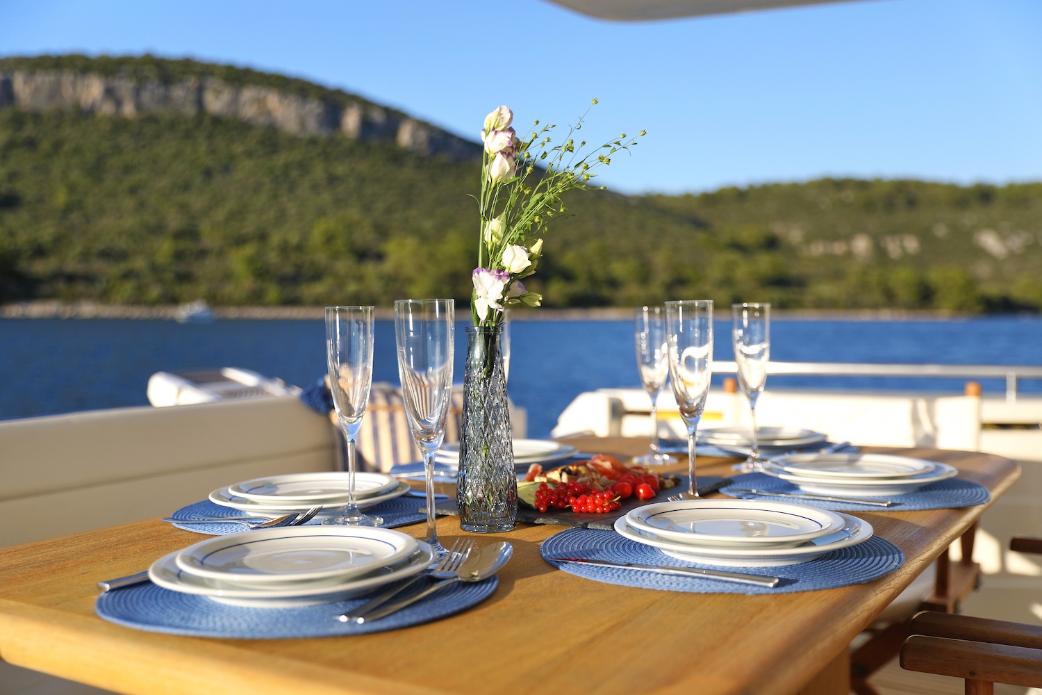 10% Offer: Charter Luxury Yachts M/Y IVA & M/Y DOMINIQUE in Croatia