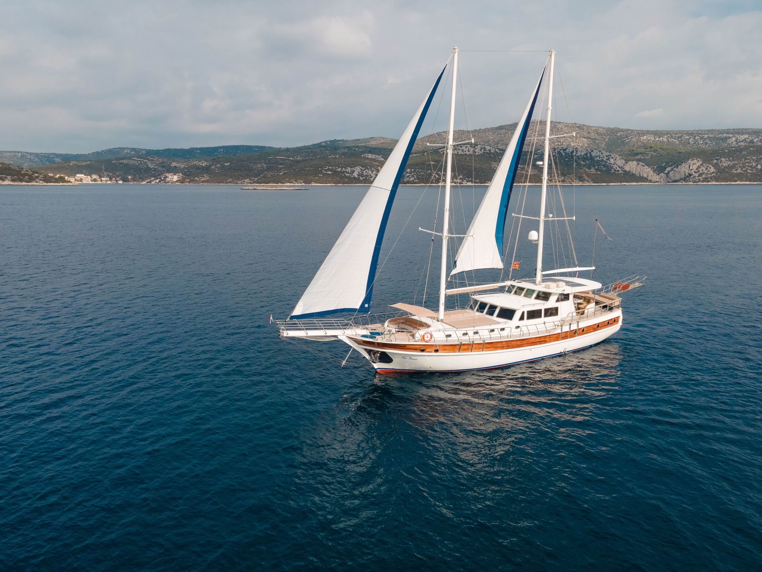 sea breeze yacht charter